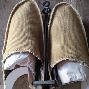 Size 10 mens khaki croc loafers